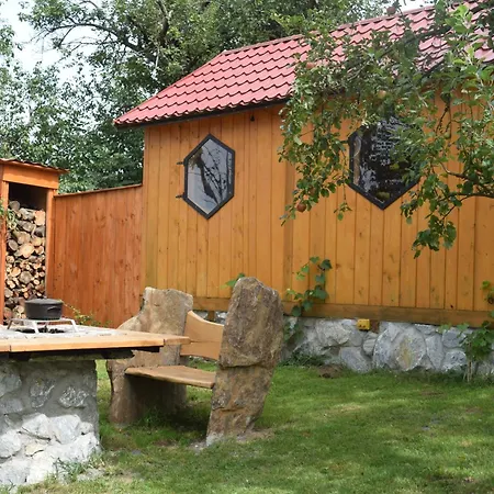 Kamp alanı Apidomek Medovy Raj